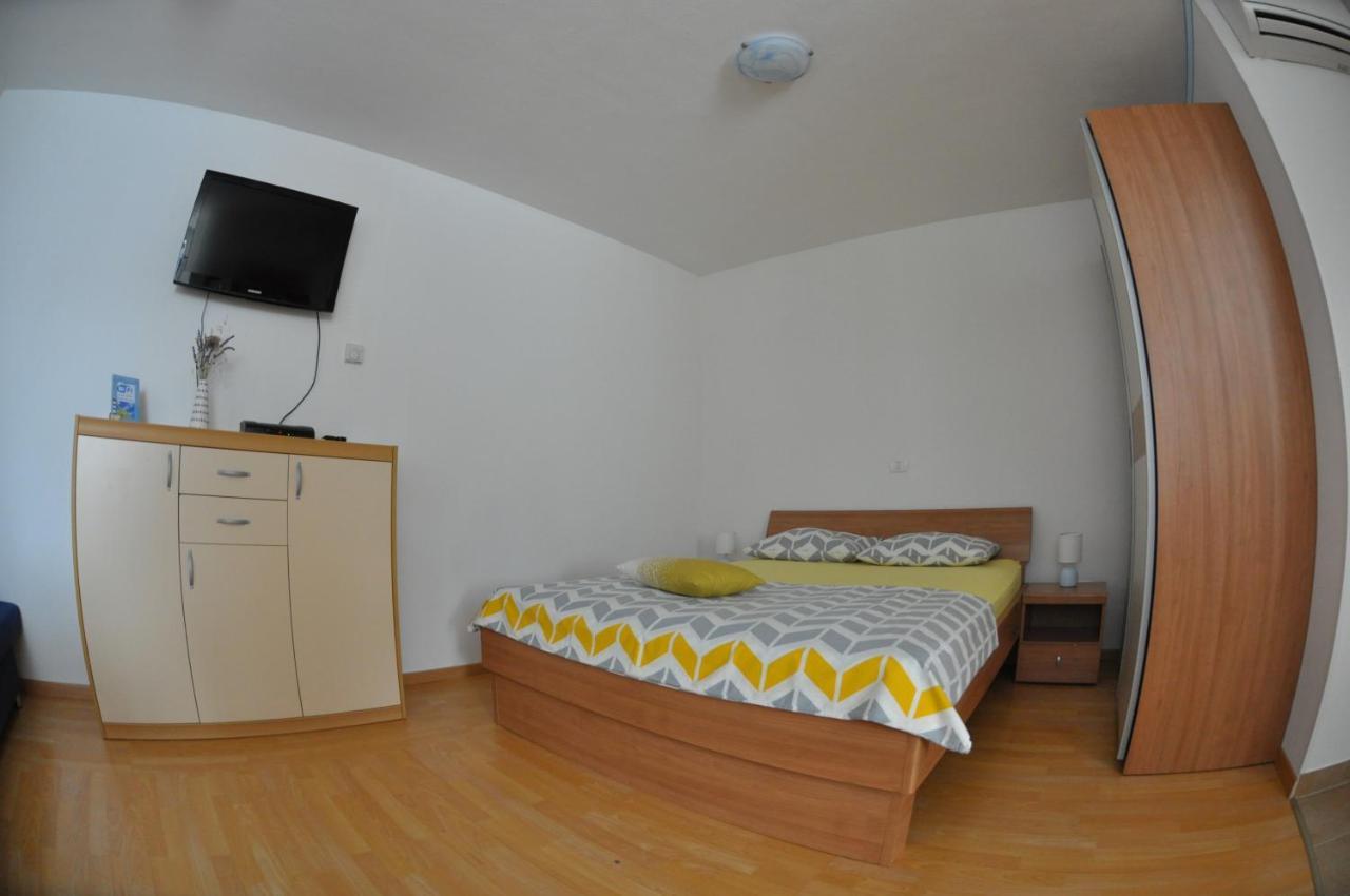 Apartma Brnistra Ginestra كوبر المظهر الخارجي الصورة